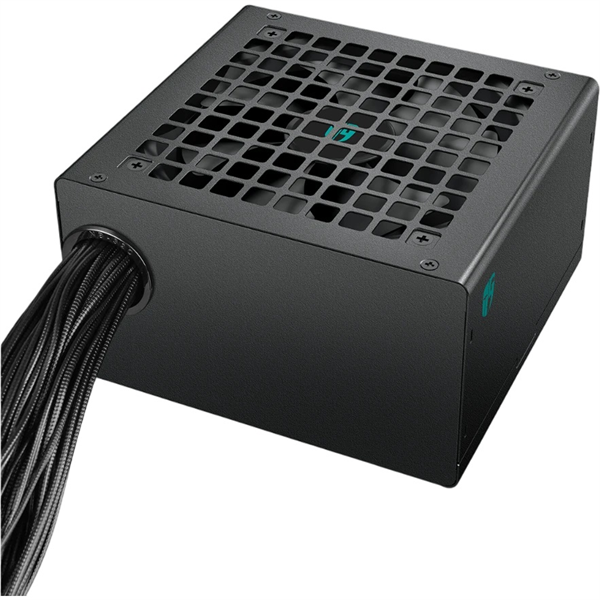 Фото Deepcool GAMERSTORM PN750D (ATX 3.1, 750W, PWM 120mm fan, Active PFC, 80+ GOLD, Gen5 PCIe) RET (R-PN750D-FC0B-WGEU-V2)