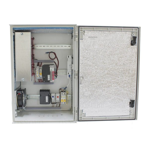 OSNOVO OSP-46VB1 Уличная станция в пластиковом шкафу IP54 с термостабилизацией, системой вентиляции и оптическим кроссом. Промышленный БП DC48V(240W), АКБ 48В(7Ач). Защита АКБ от глубокого разряда. До