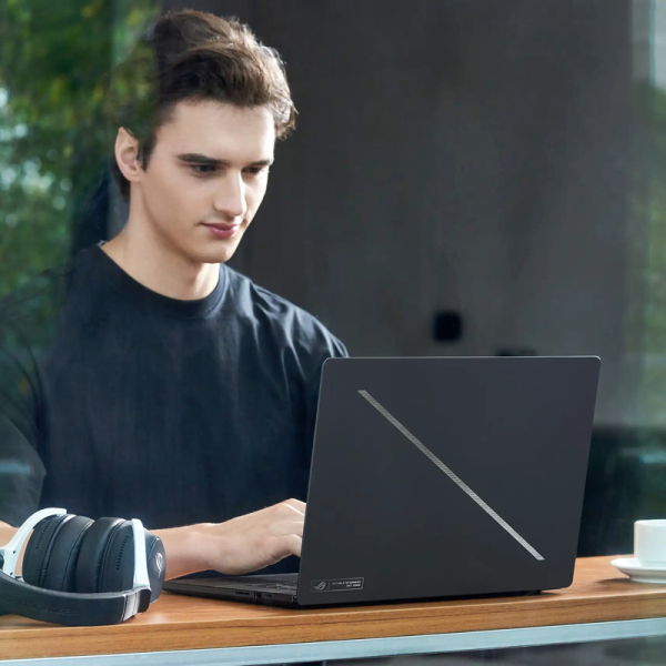 Фото ASUS ROG Zephyrus G14 GA403UV-QS186 (90NR0I01-M00A00)