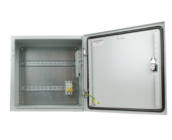 OSNOVO OSS-441 Уличная станция с оптическим кроссом. В основе шкаф из нержавеющей стали с классом защиты IP66. Доступное место под установку оборудования на встроенные DIN-рейки: верхняя - 310мм, нижн