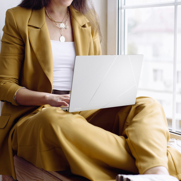 Фото ASUS UX3405MA-QD488W (90NB11R2-M00SS0)