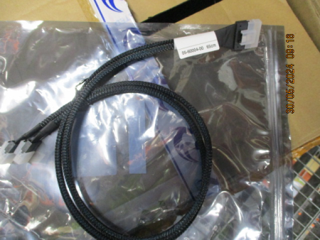 Фото Cable, x8 SFF-8654 to 2x4 SFF-8654 (Slim SAS), 0,65M (analog 05-60004-00 / ACD-60004-ZC)