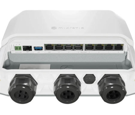 Фото MikroTik RB5009UPR+S+OUToutdoor heavy-duty PoE router1x 2.5 Gigabit Ethernet, 10G SFP+, 1GB of RAM, 1GB NAND, modern quad-core CPU, 9 (!) powering options, durable IP66 waterproof enclosure.