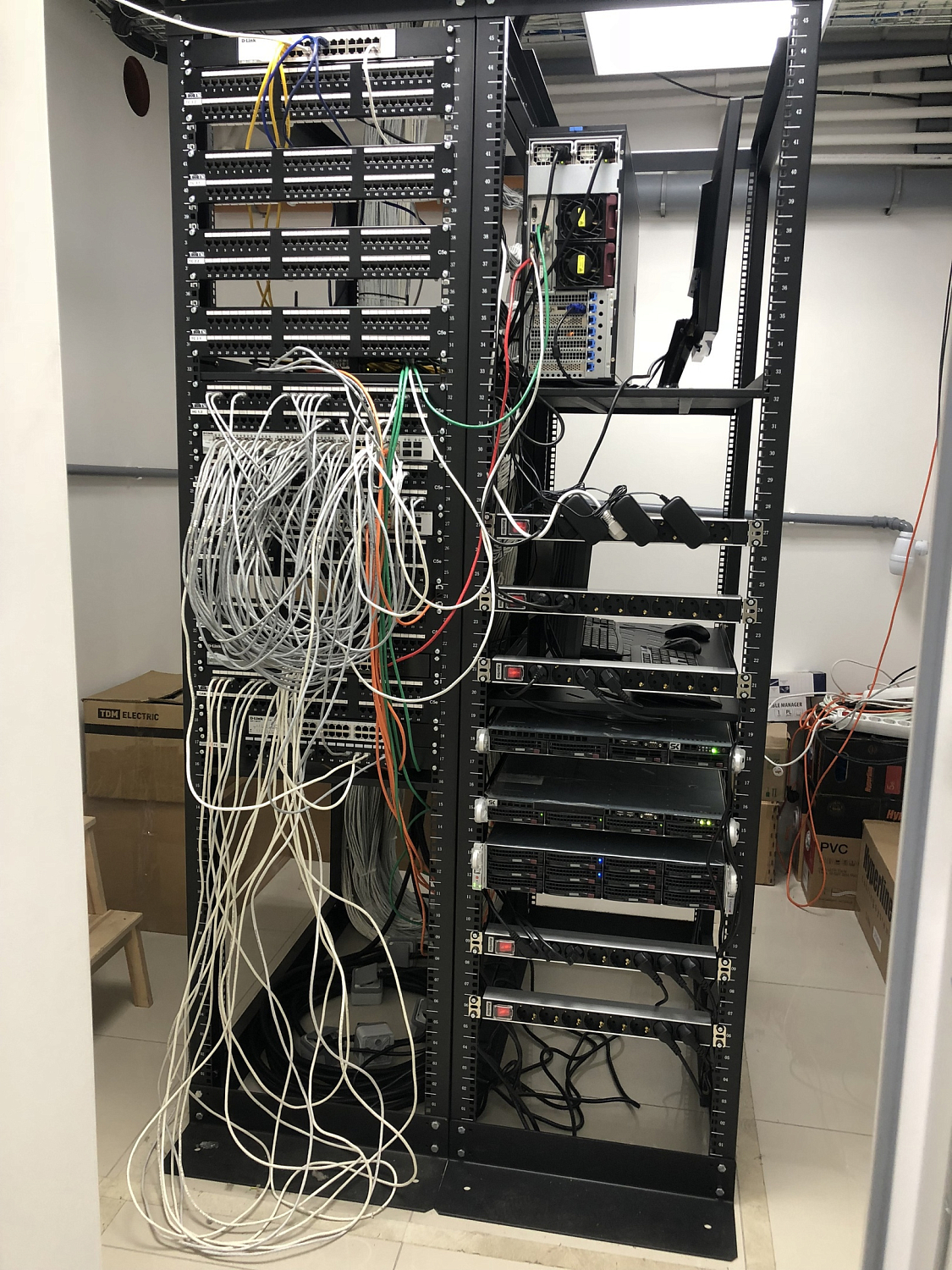 Сборка серверов для бизнеса: профессиональный подбор компонентов и настройка