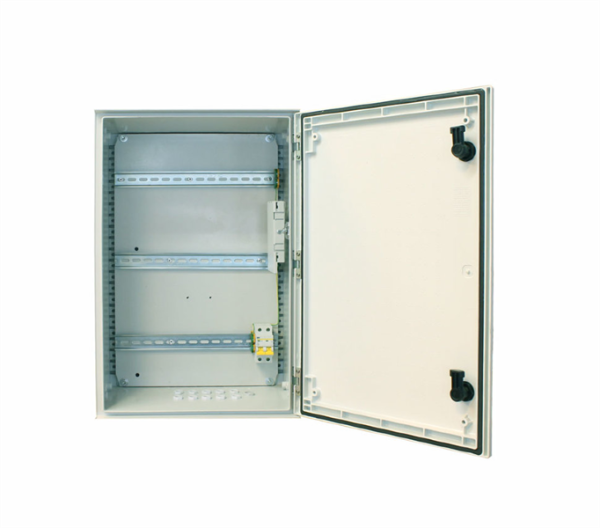 OSNOVO OSP-461 Уличная станция в пластиковом шкафу IP66 с оптическим кроссом. Радиопрозрачная конструкция. Доступное место под установку оборудования на встроенные DIN-рейки: верхняя - 340мм, средняя
