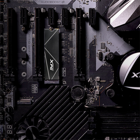 Фото ADATA GAMMIX S70 BLADE M.2 2280 NVMe PCIe 4.0 x4 2TB 7400/6800 COLOR BOX SEPARATED