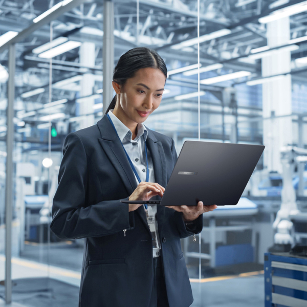 Смотреть ASUS ExpertBook B5 B5405CVA-LY0172 (90NX08G1-M005U0) Фото ASUS ExpertBook B5 B5405CVA-LY0172 (90NX08G1-M005U0)