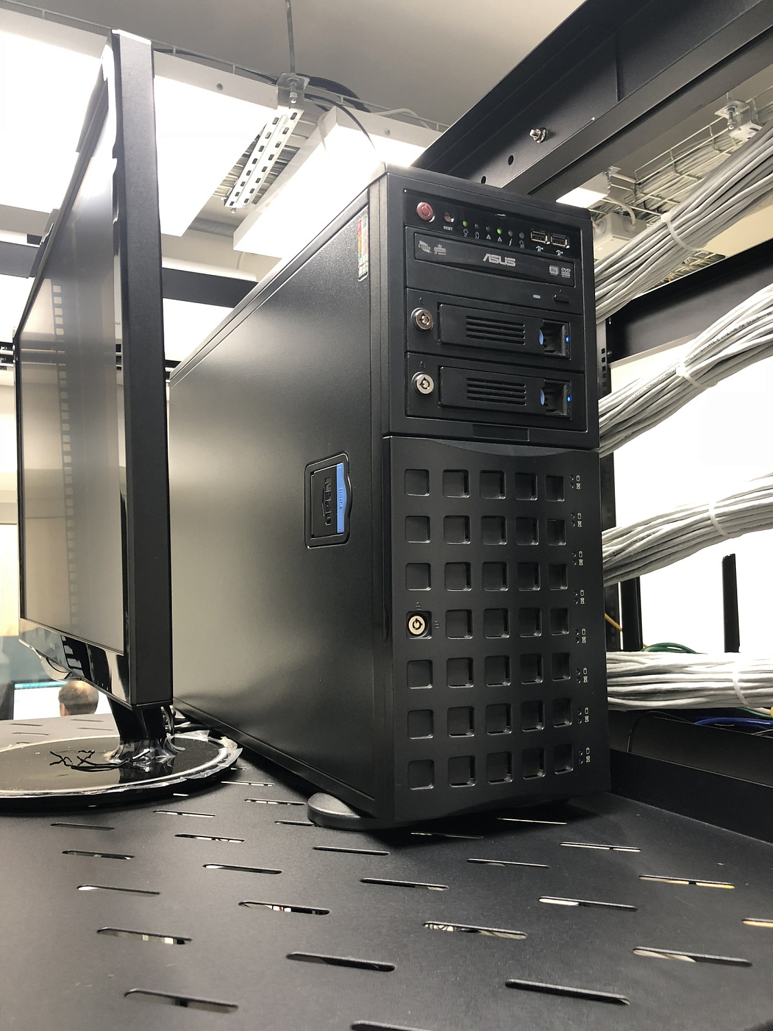 Сборка серверов для бизнеса: профессиональный подбор компонентов и настройка